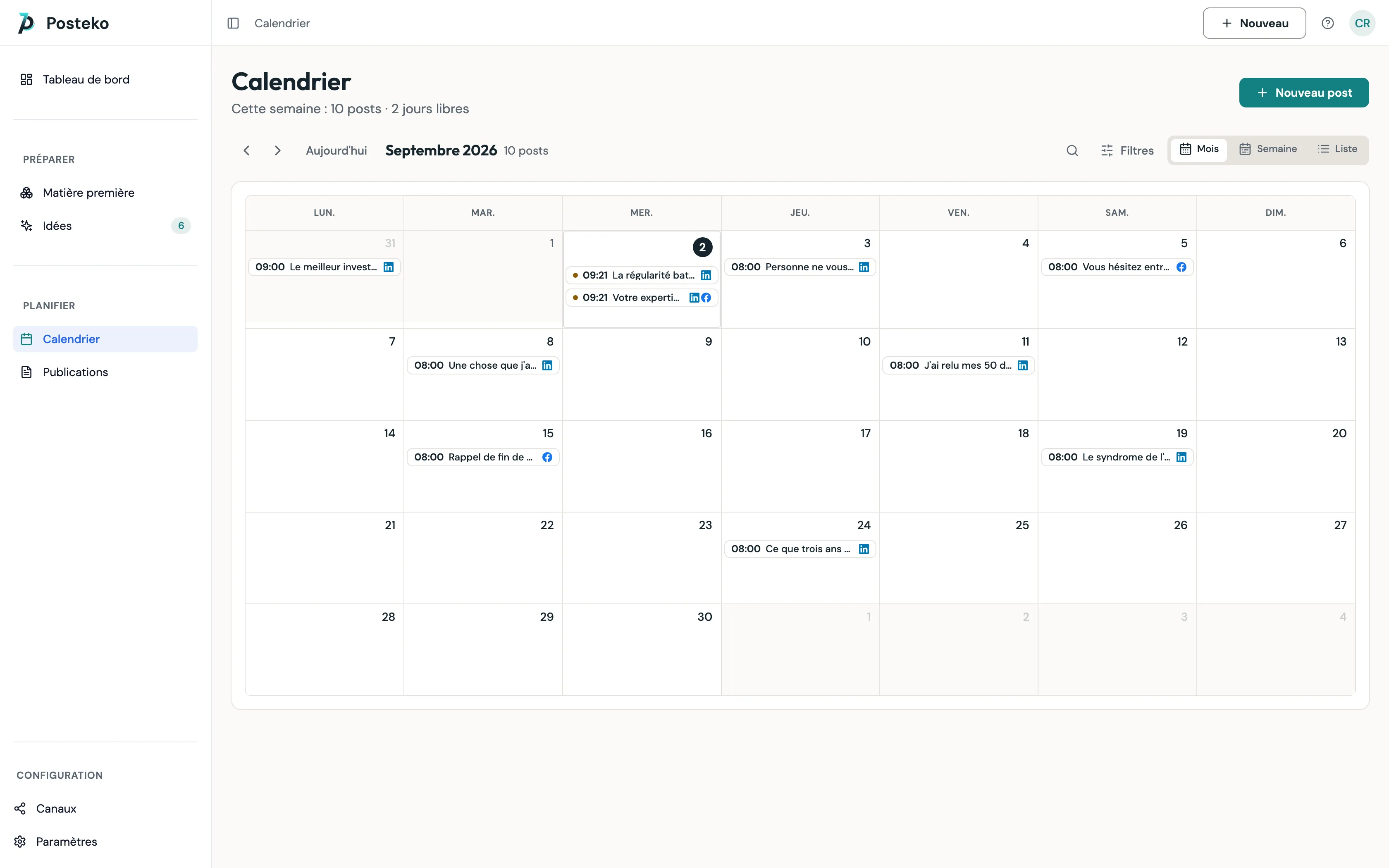 Calendrier mensuel : publications LinkedIn et Facebook planifiées et publiées